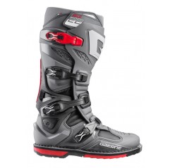 GAERNE (2023) BUTY CROSS SG-22 ANTHRACITE/BLACK/RED KOLOR ANTRACYT/CZARNY/CZERWONY ROZMIAR 42